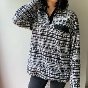 **5/$25** Jachs Cabin Pull over